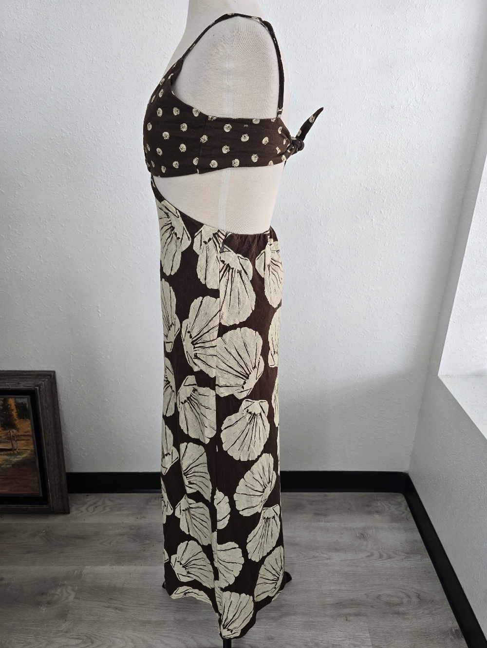 Abercrombie & Fitch Brown and Cream Shell-Print Maxi Dress - Picture 7 of 12